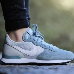 Nike Internationalist
